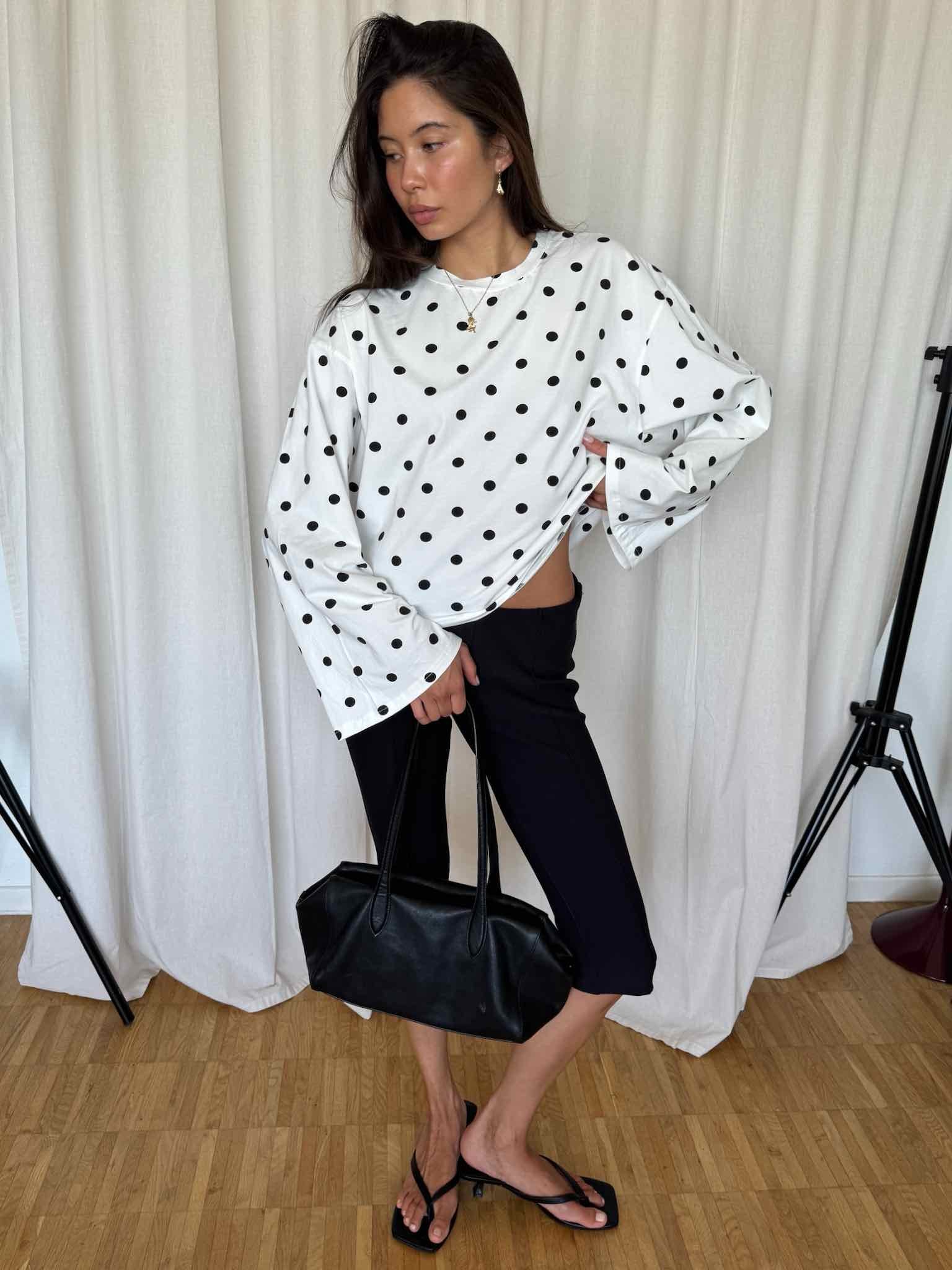 Boxy Longsleeve Dots - Weiß/Schwarz