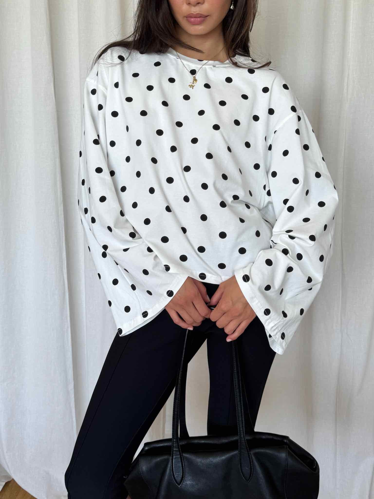 Boxy Longsleeve Dots - Weiß/Schwarz