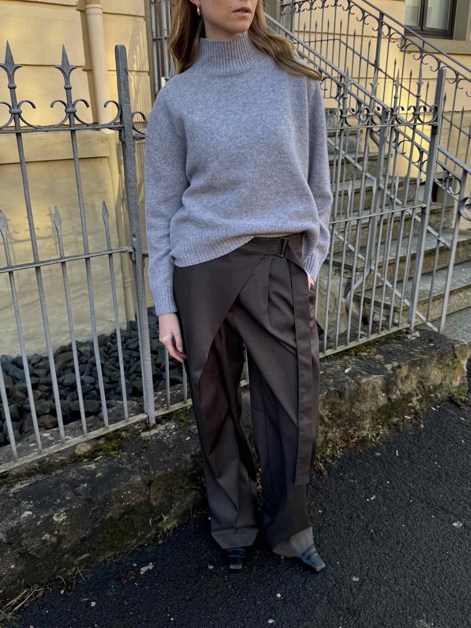 Stoffhose mit Wrap-Front - Olivgrau