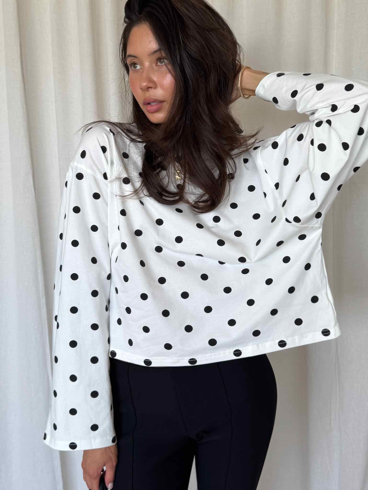 Boxy Longsleeve Dots - Weiß/Schwarz